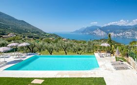 Pinini Country Apartments